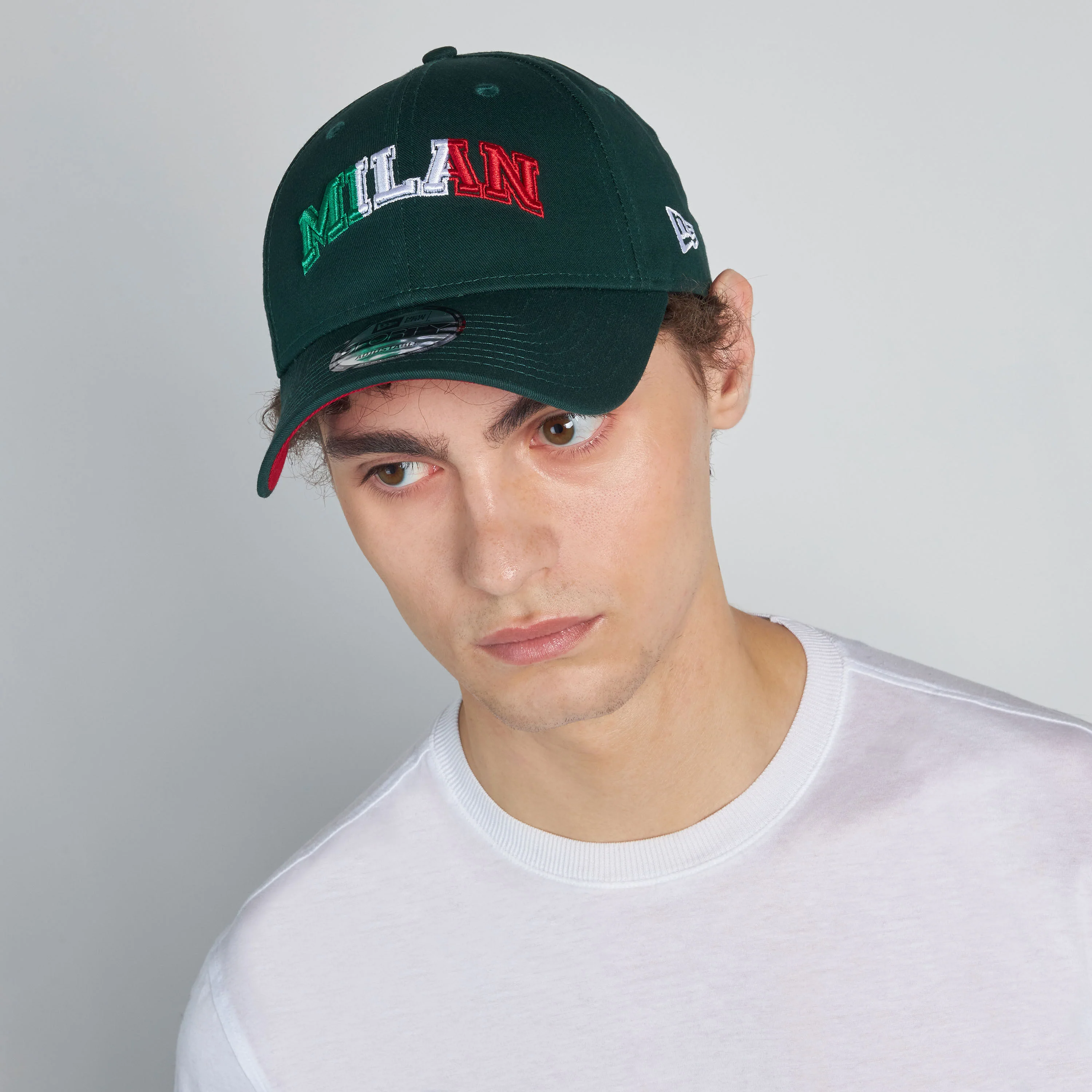 CAPPELLINO 9FORTY® NEW ERA X AC MILAN CON BANDIERA ITALIANA - Image 3