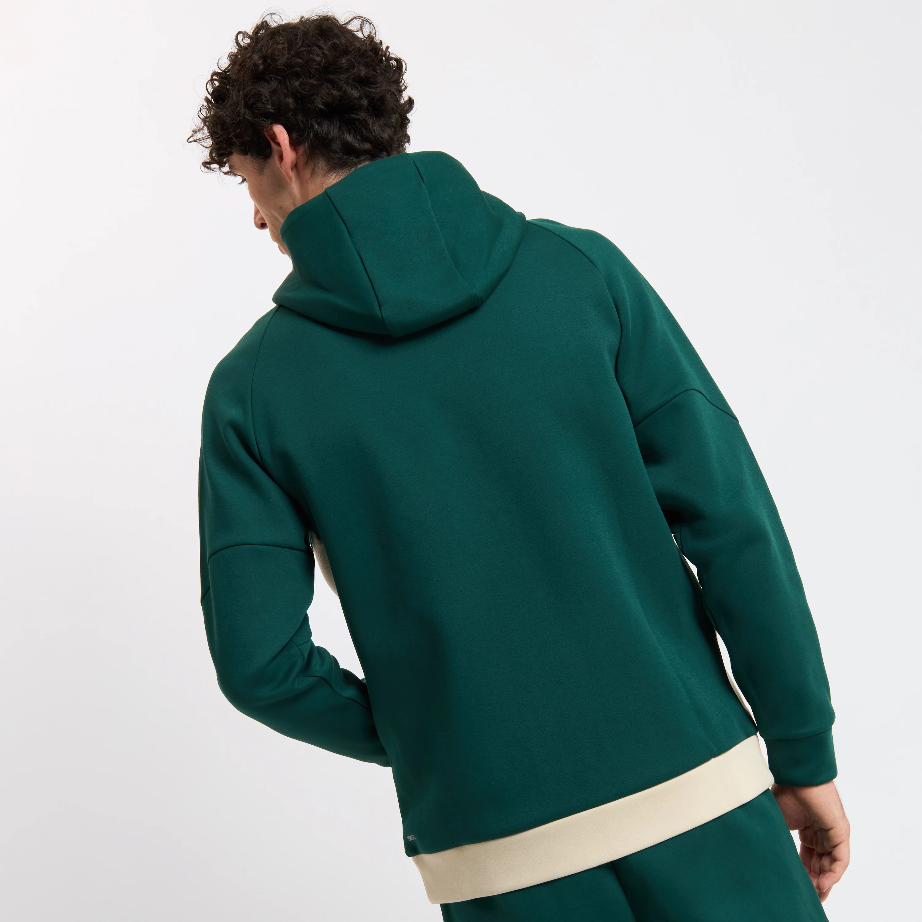 FELPA VERDE MILAN PUMATECH 2025/26 CON ZIP E CAPPUCCIO - Image 5