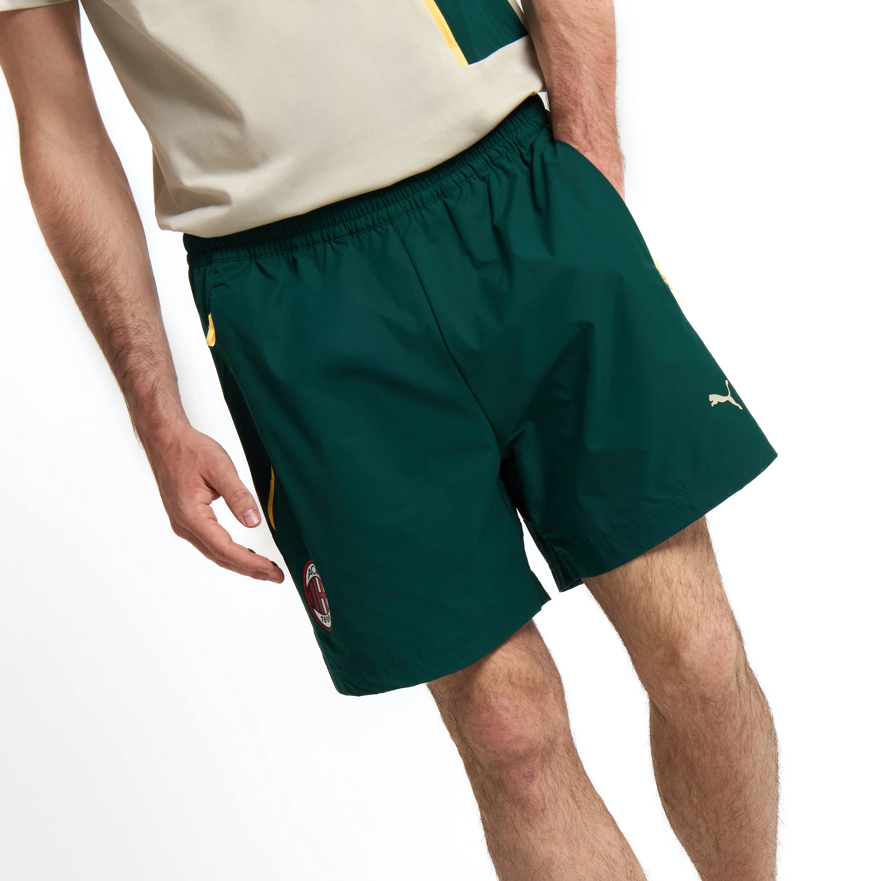 PANTALONCINI VERDI MILAN PUMATECH 2025/26 CON TASCHE - Image 3