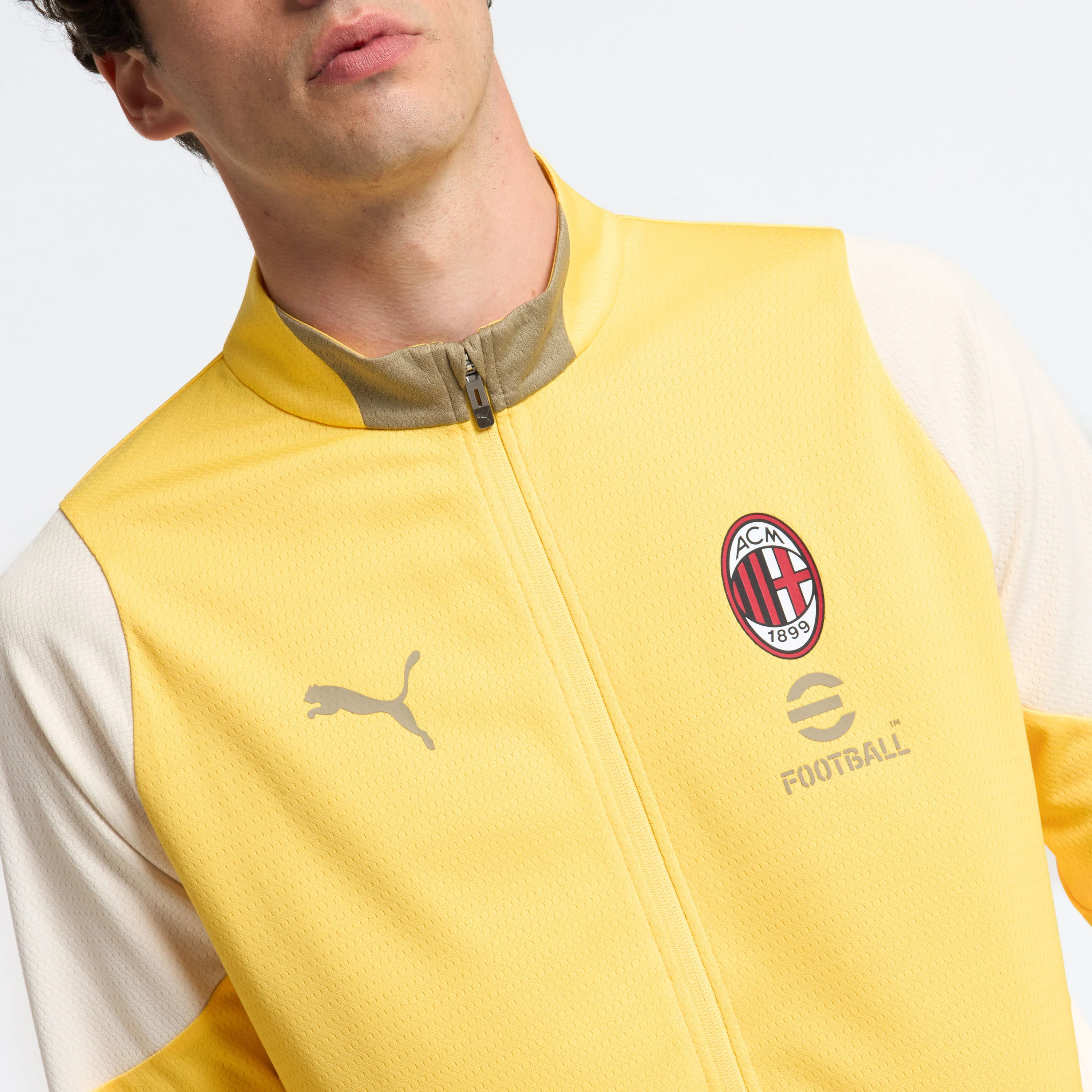 GIACCA GIALLA MILAN TRAINING 2025/26 CON ZIP E TASCHE - Image 7