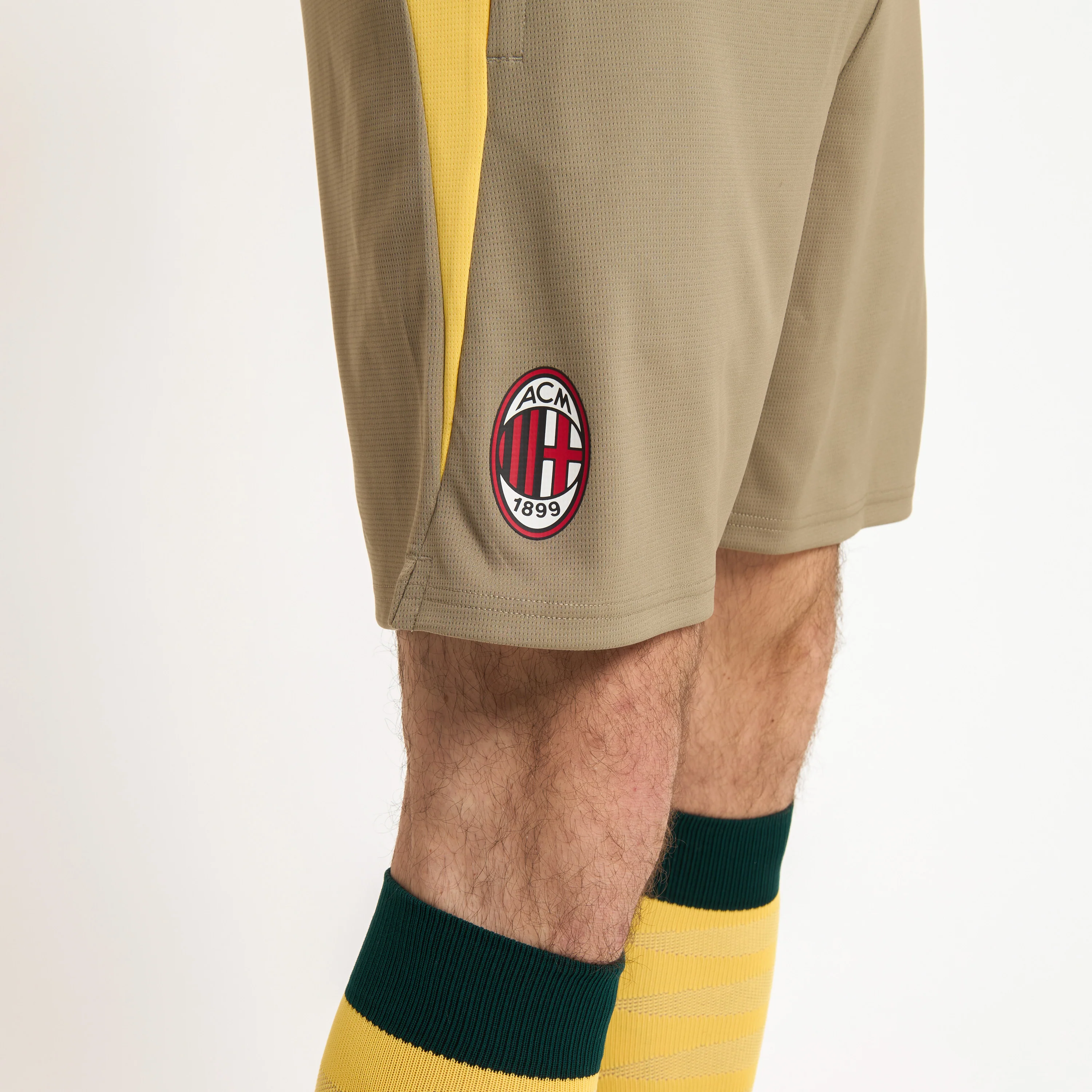 PANTALONCINI BEIGE MILAN TRAINING 2025/26 - Image 6