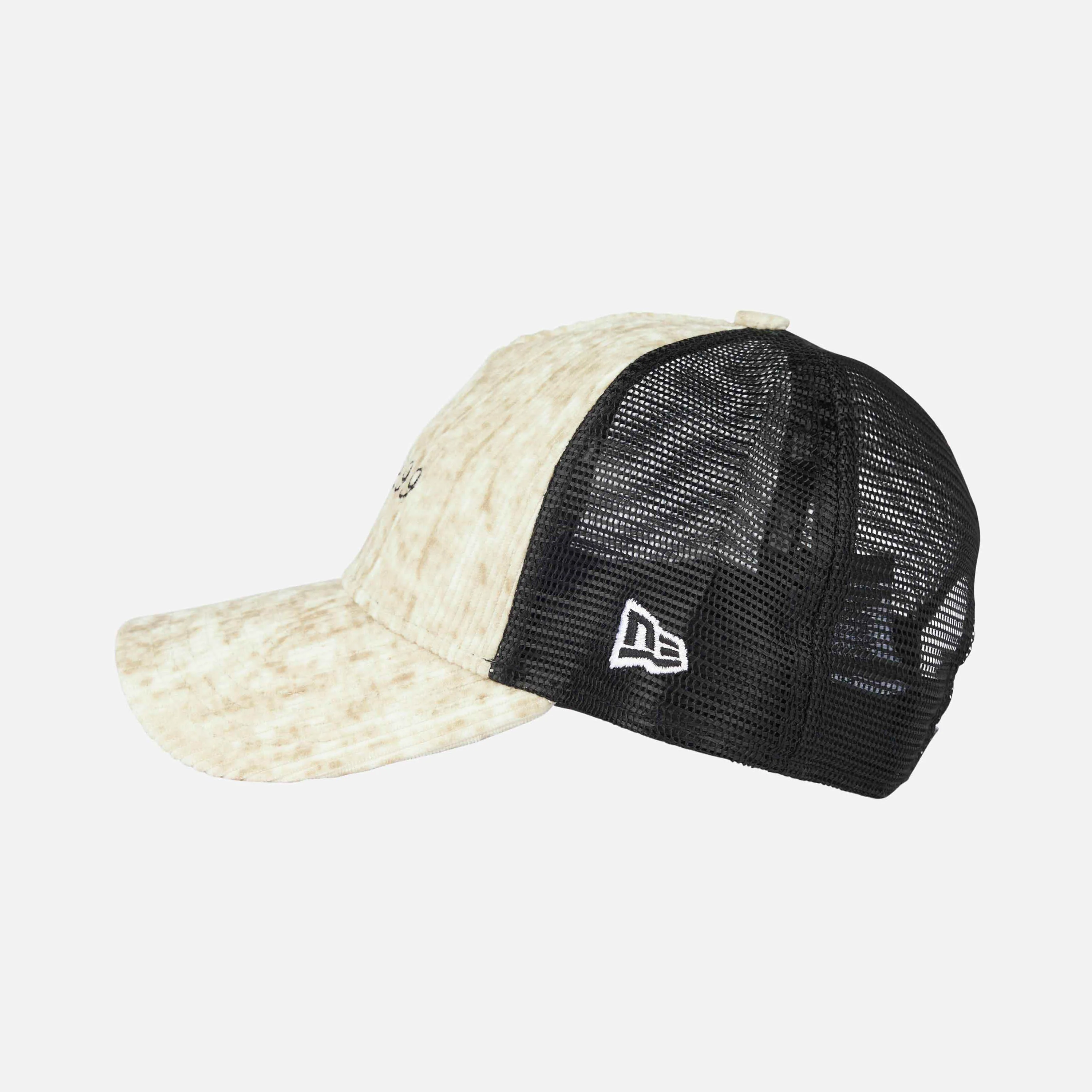 CAPPELLINO TRUCKER NEW ERA X AC MILAN IN VELLUTO A COSTINE CON RICAMO EST. 1899 - Image 2