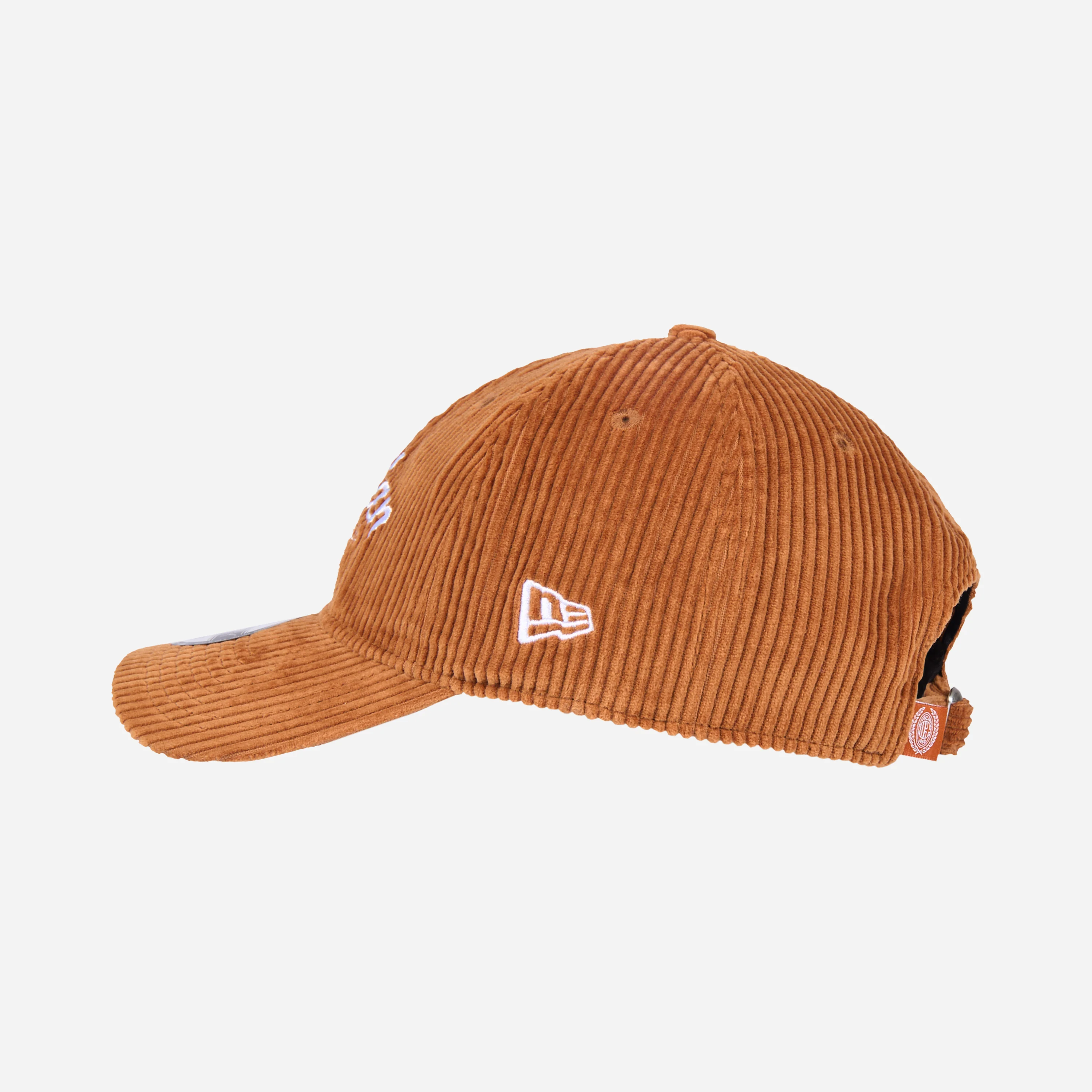 CAPPELLINO 9TWENTY® NEW ERA X AC MILAN IN VELLUTO A COSTINE CON RICAMO - Image 2